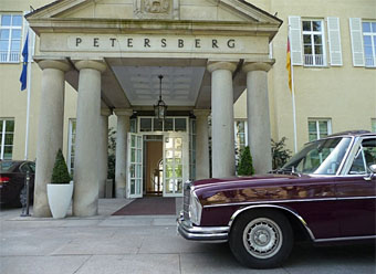 Oldtimer-Steuergeräte - alter Mercedes